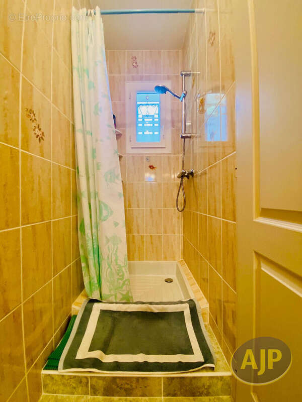 Maison à SAINT-GERMAIN-D&#039;ESTEUIL