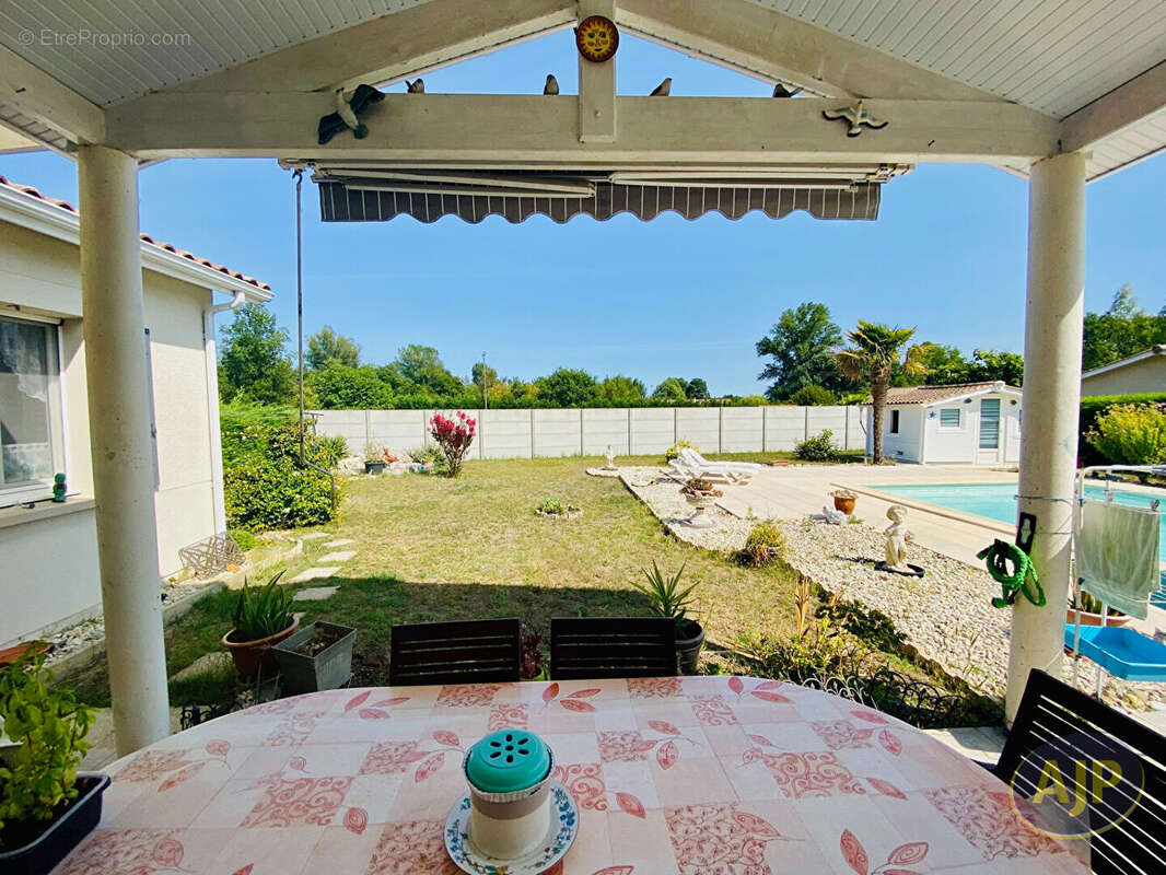 Maison à SAINT-GERMAIN-D&#039;ESTEUIL