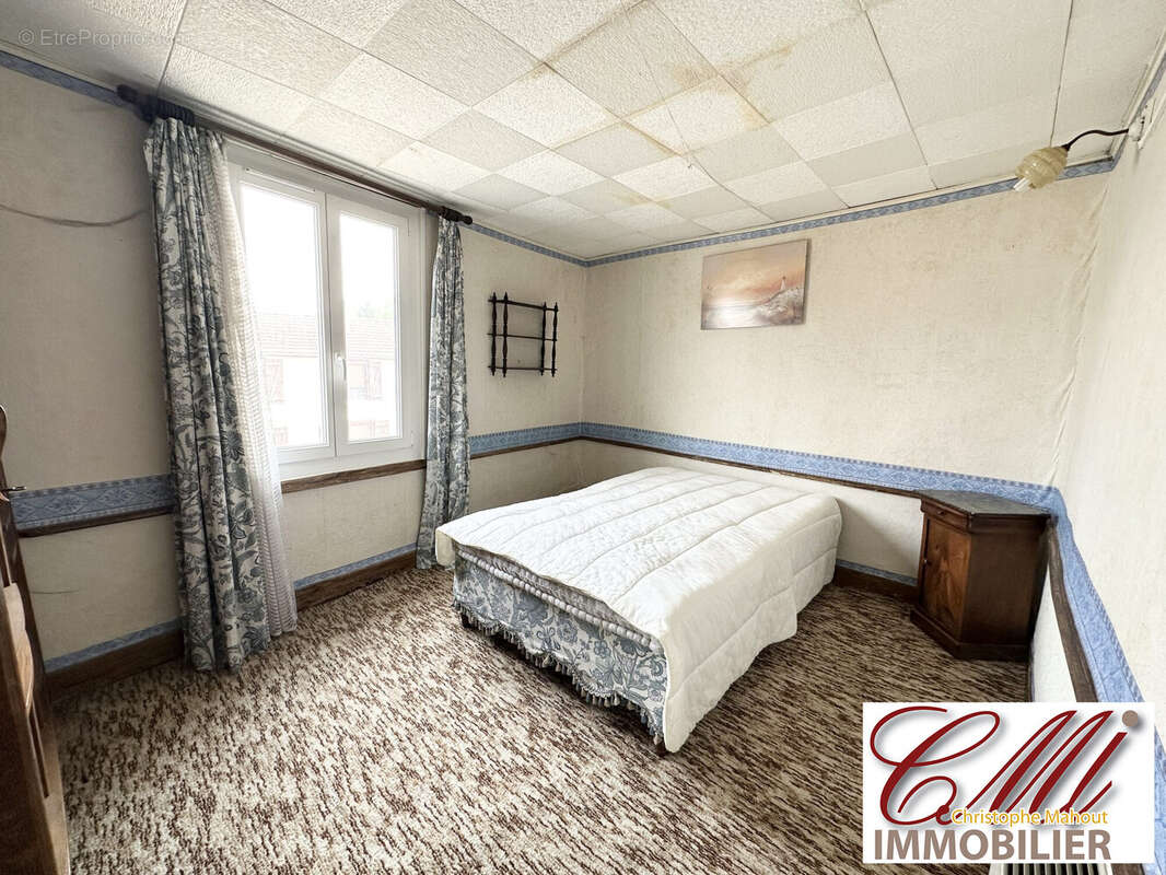 Maison à SAINT-REMY-EN-BOUZEMONT-SAINT-GENEST-ET-ISSON