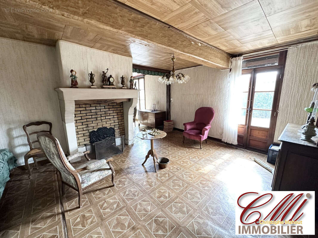 Maison à SAINT-REMY-EN-BOUZEMONT-SAINT-GENEST-ET-ISSON