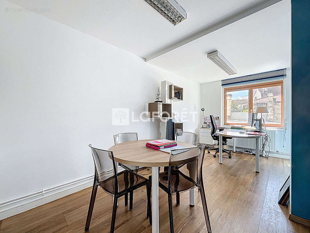 Commerce à CHAUMONT