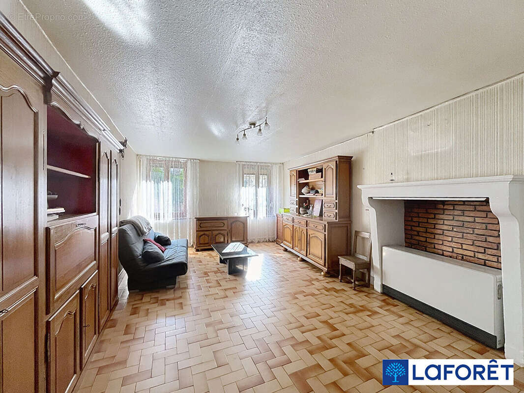 Maison à GRANCEY-LE-CHATEAU-NEUVELLE