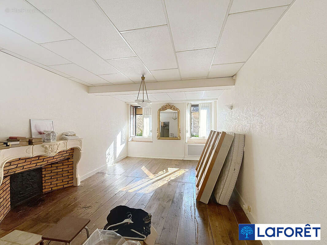 Maison à GRANCEY-LE-CHATEAU-NEUVELLE