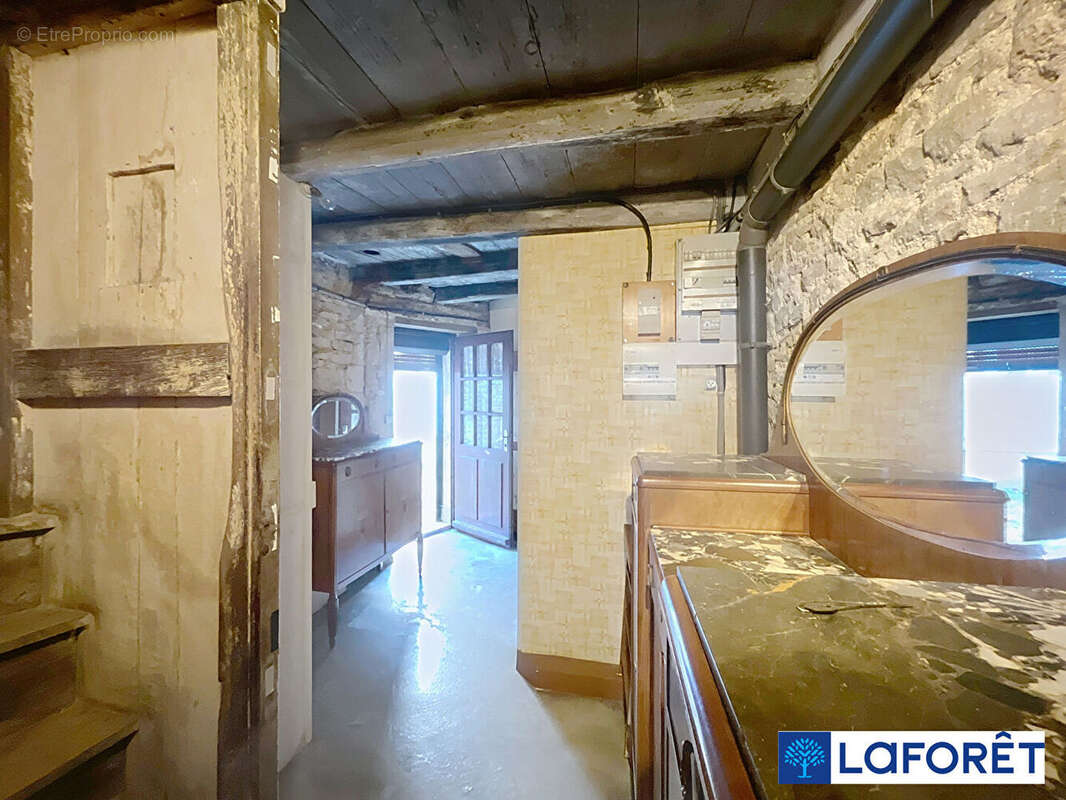 Maison à GRANCEY-LE-CHATEAU-NEUVELLE