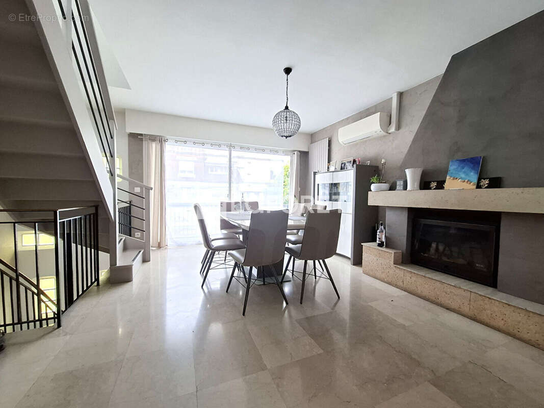 Maison à LES PAVILLONS-SOUS-BOIS