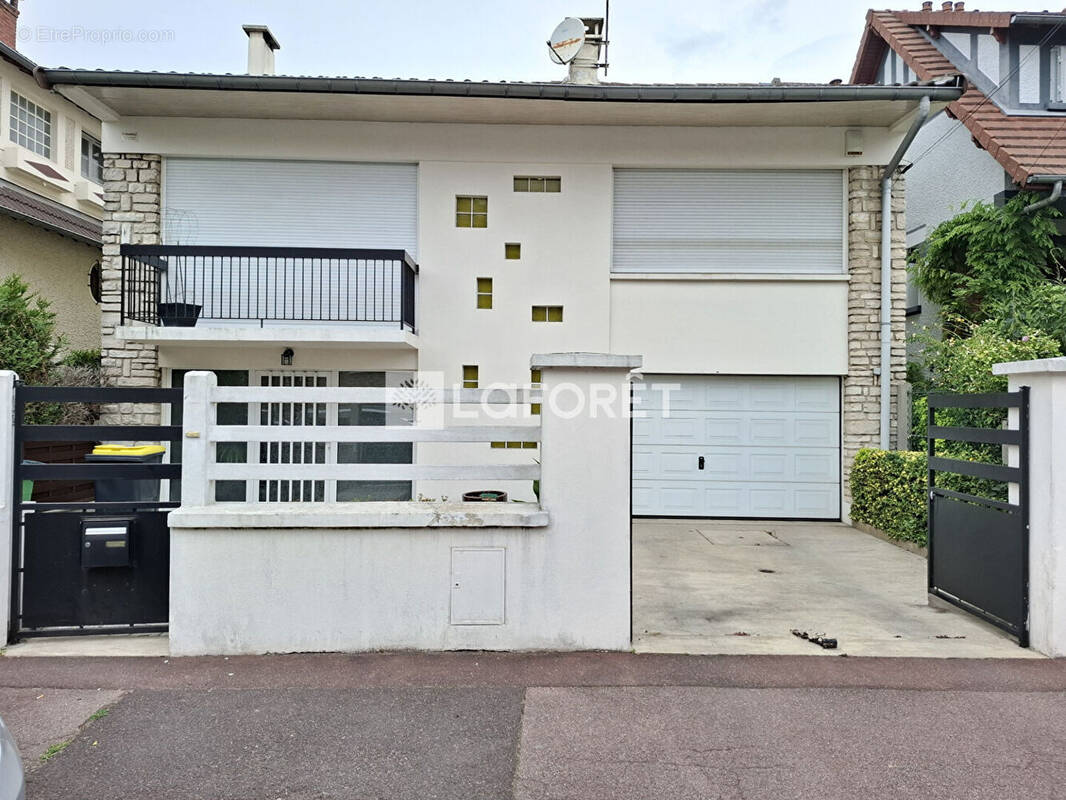Maison à LES PAVILLONS-SOUS-BOIS