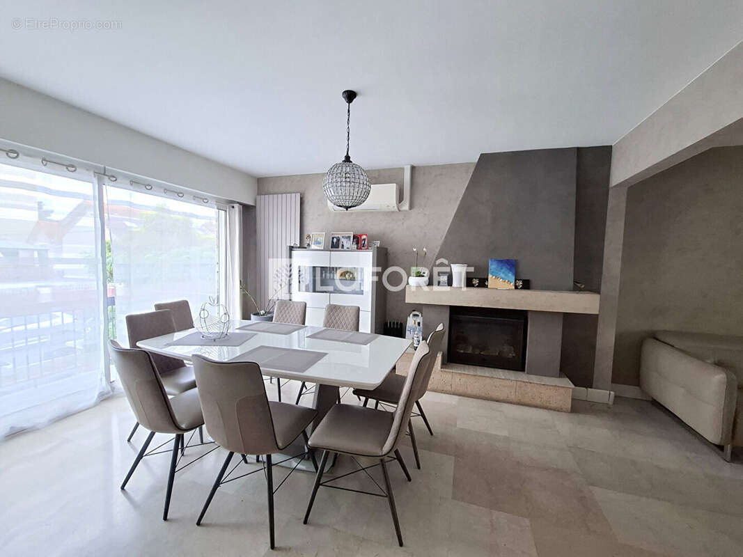 Maison à LES PAVILLONS-SOUS-BOIS