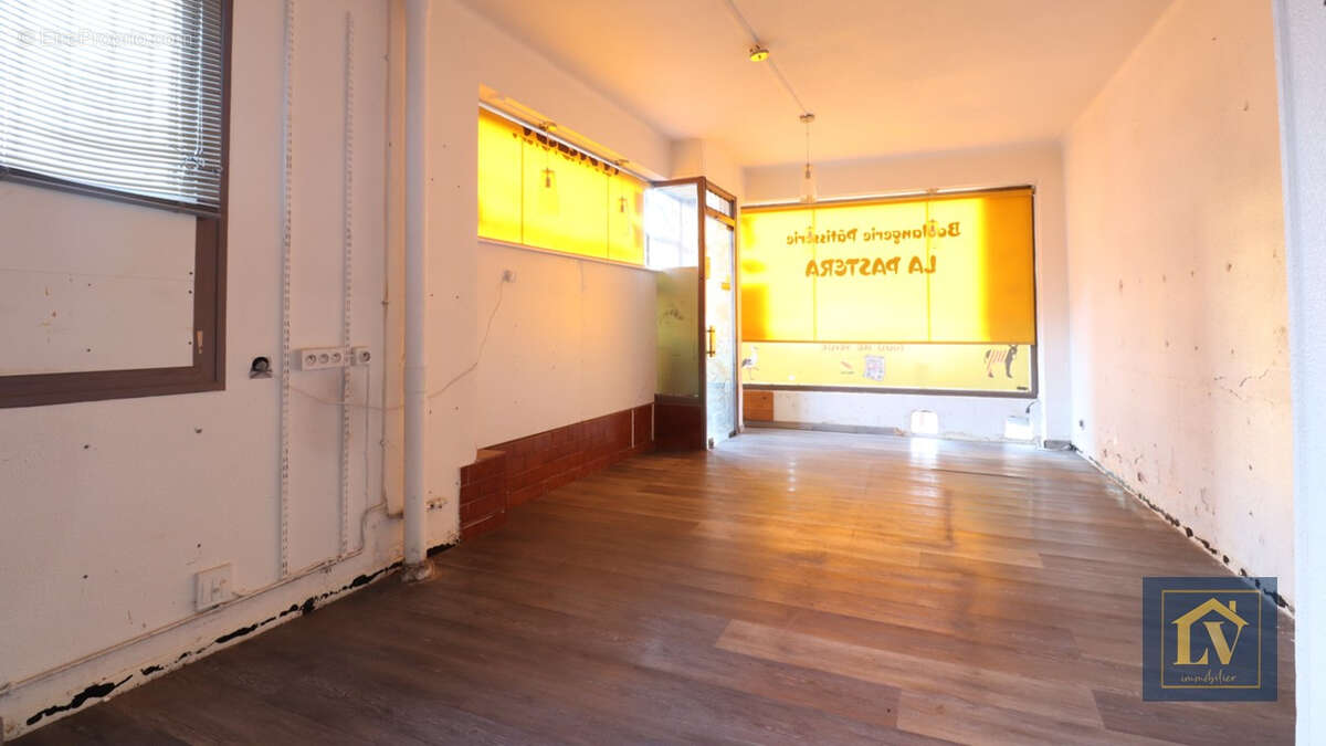 Commerce à LE SOLER