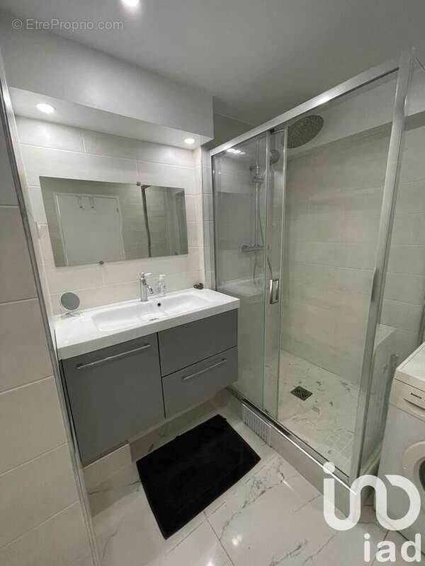 Photo 9 - Appartement à COURBEVOIE