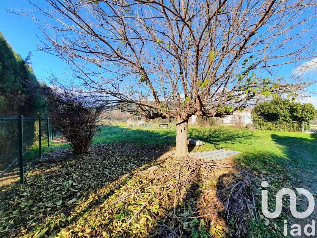 Photo 2 - Terrain à LES MEES