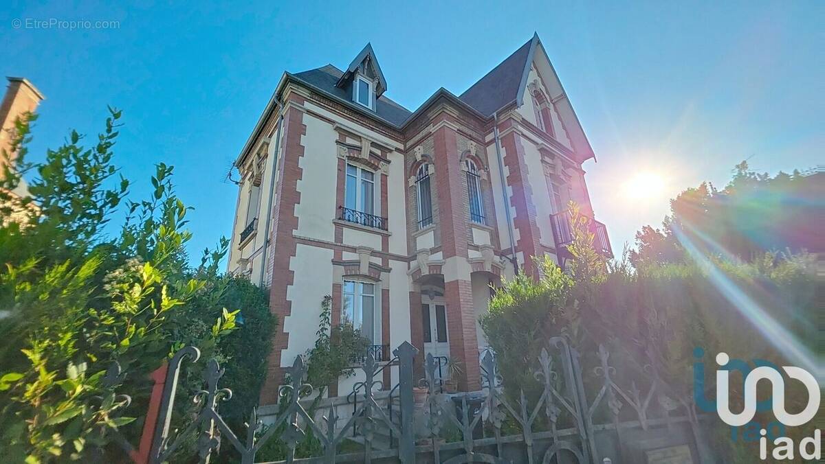 Photo 1 - Maison à ROMILLY-SUR-SEINE