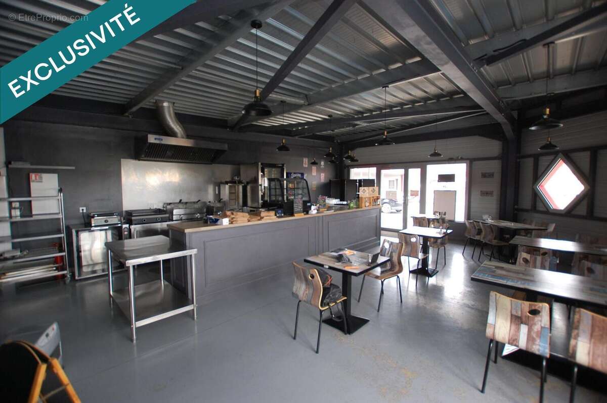 Photo 2 - Commerce à ETAULIERS