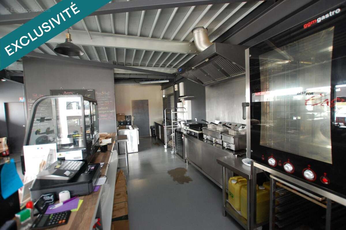 Photo 9 - Commerce à ETAULIERS