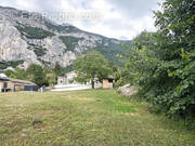 Terrain à COLLONGES-SOUS-SALEVE