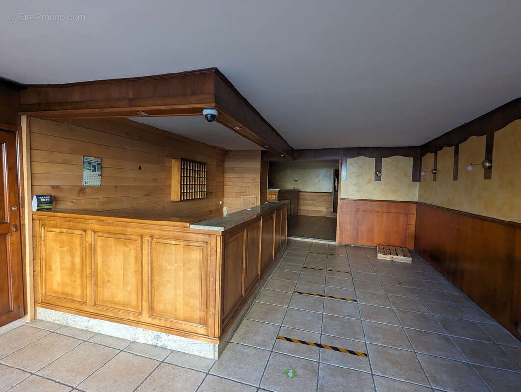 Commerce à SAINT-GENIEZ-D&#039;OLT