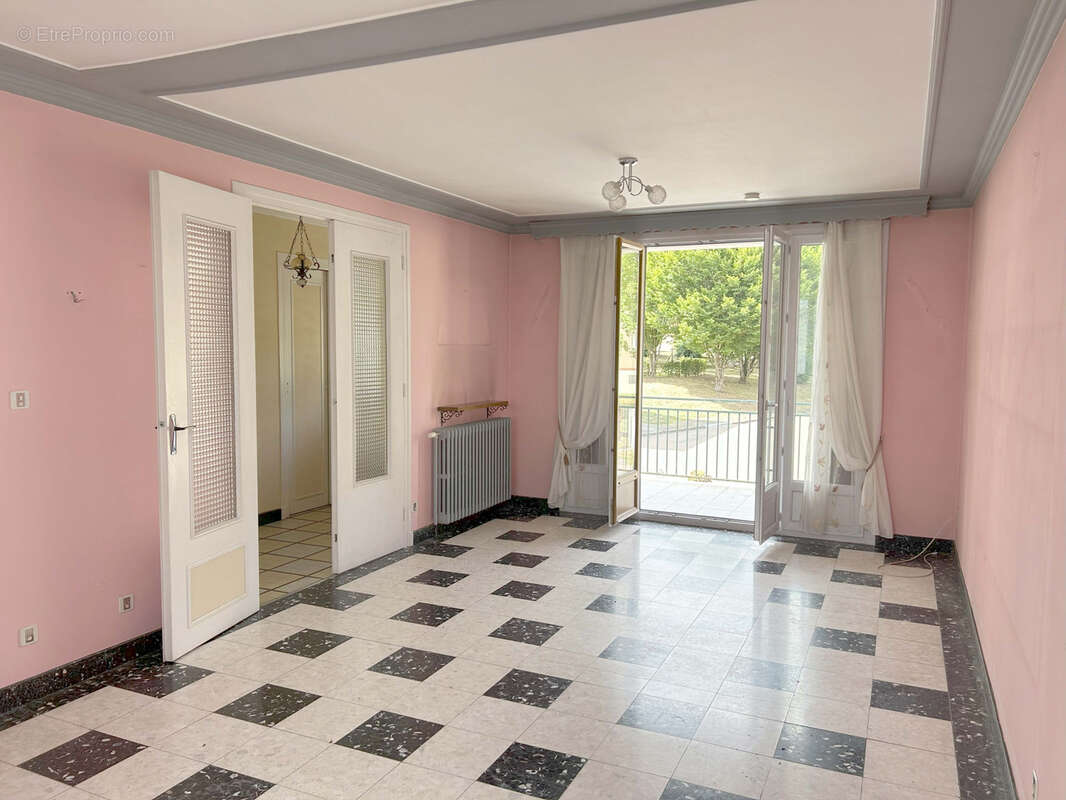 Maison à PARAY-LE-MONIAL