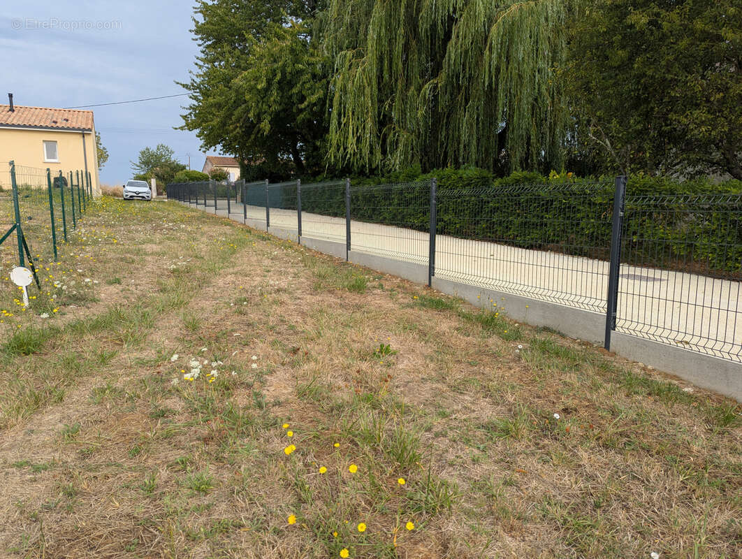 Terrain à JONZAC