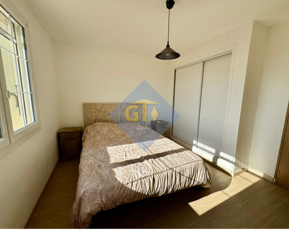 Maison à LAUDUN-L&#039;ARDOISE