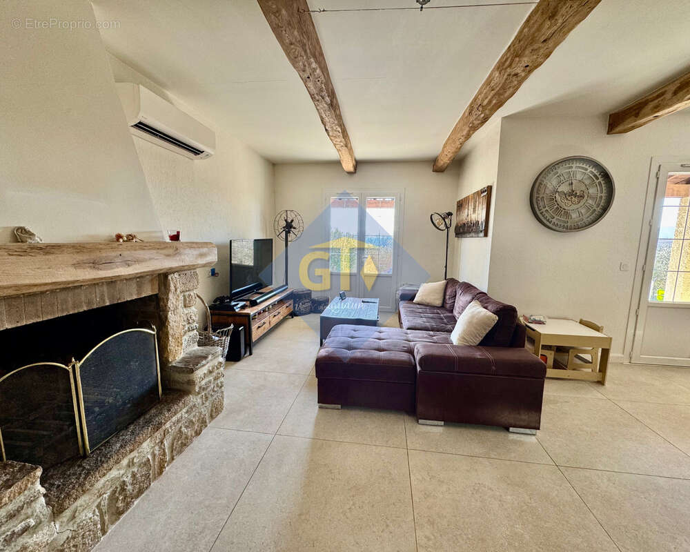 Maison à LAUDUN-L&#039;ARDOISE