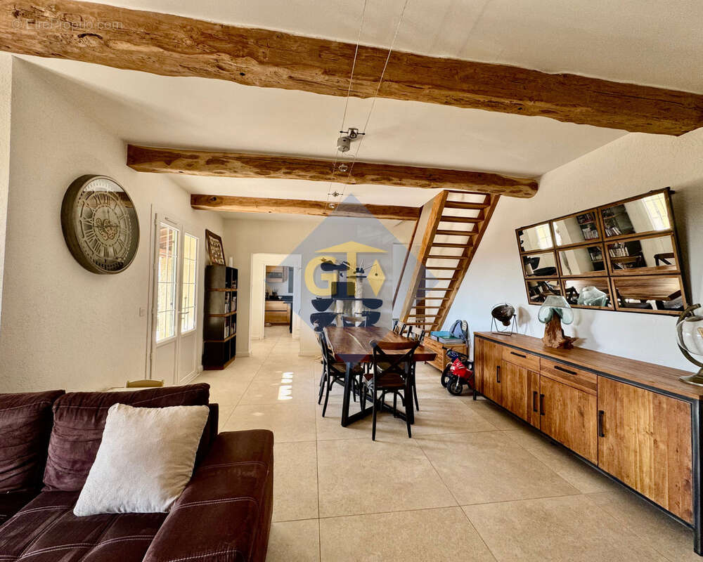 Maison à LAUDUN-L&#039;ARDOISE