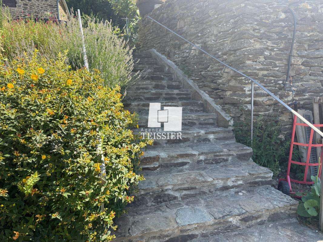 Maison à PONTEILS-ET-BRESIS