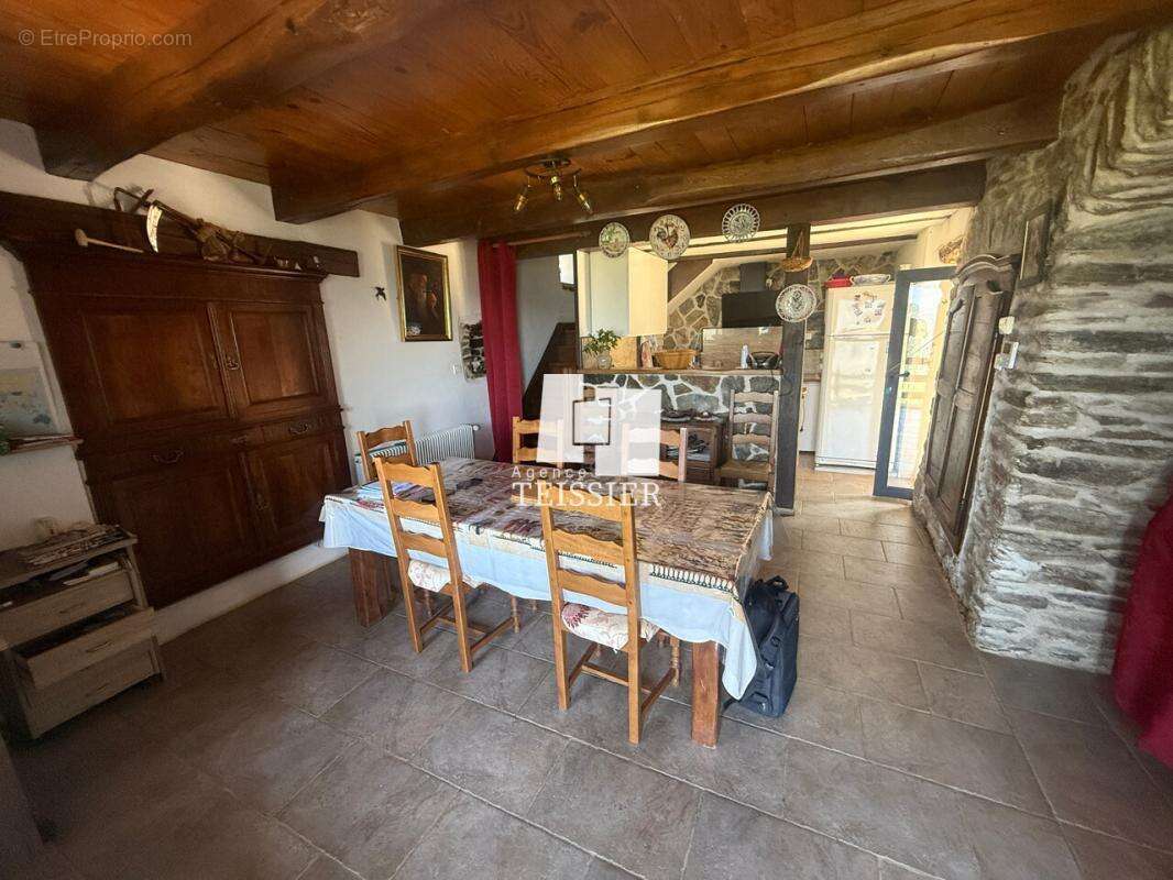 Maison à PONTEILS-ET-BRESIS