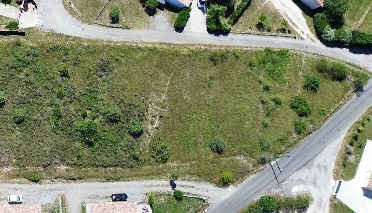 Terrain à LES ASSIONS