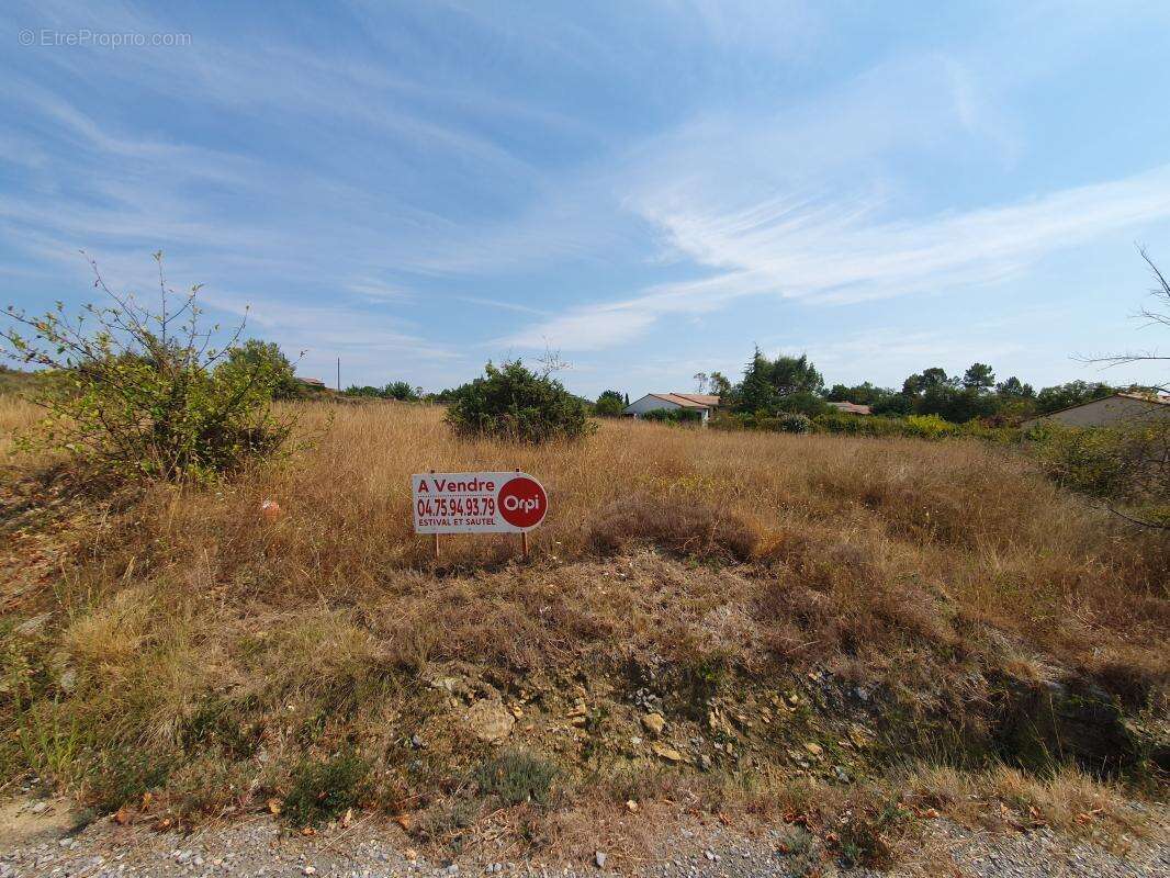 Terrain à LES ASSIONS