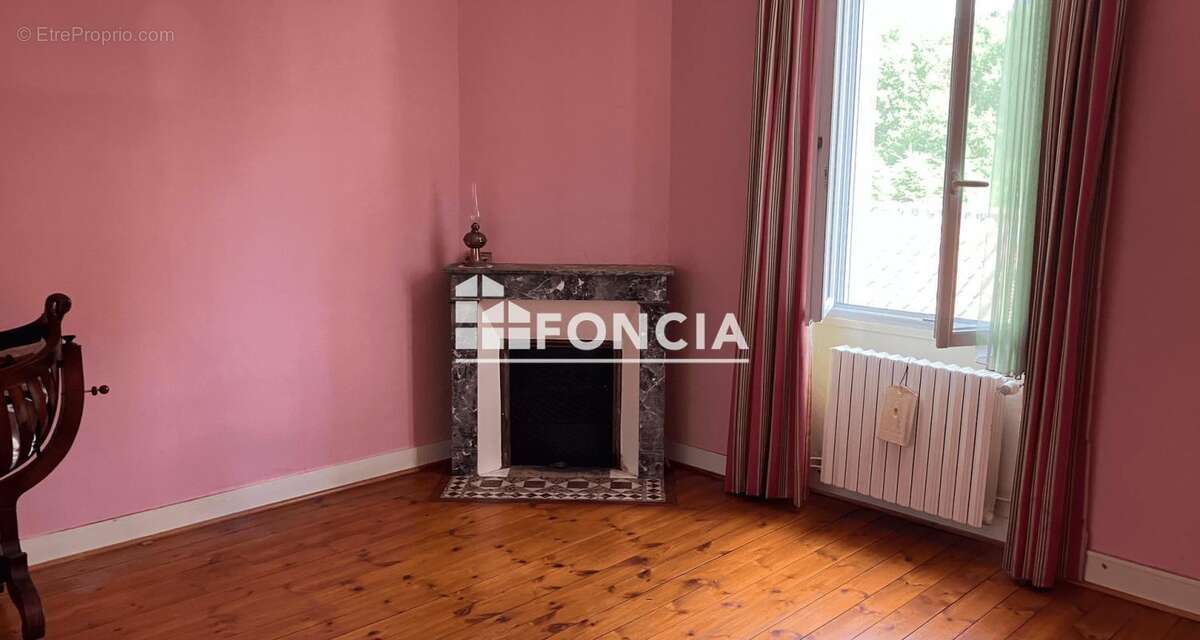 Maison à SAINT-YRIEIX-SUR-CHARENTE