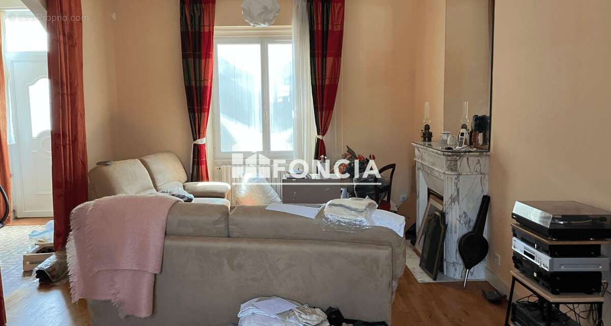 Maison à SAINT-YRIEIX-SUR-CHARENTE