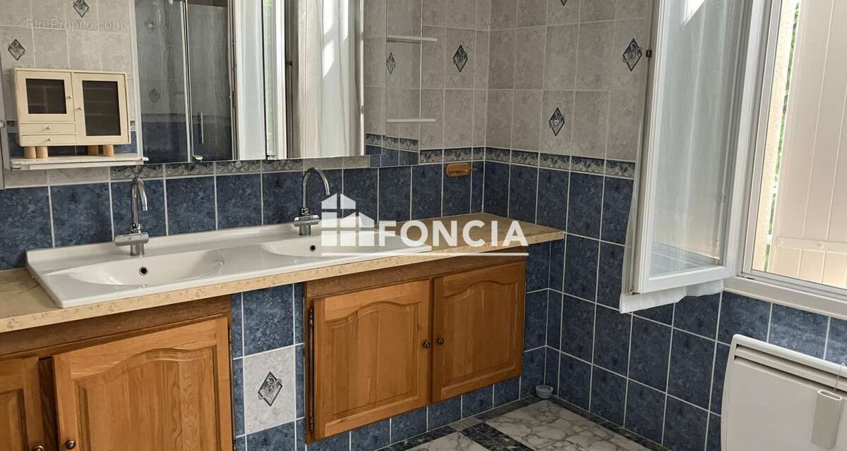 Maison à SAINT-YRIEIX-SUR-CHARENTE