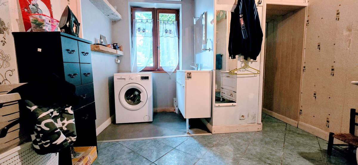 Maison à BEAUJEU-SAINT-VALLIER-PIERREJUX-ET-QUITTEUR