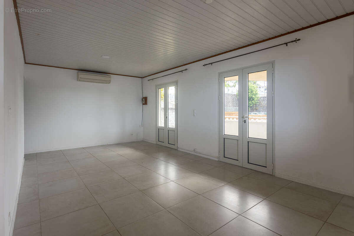 Maison à PETITE-ILE