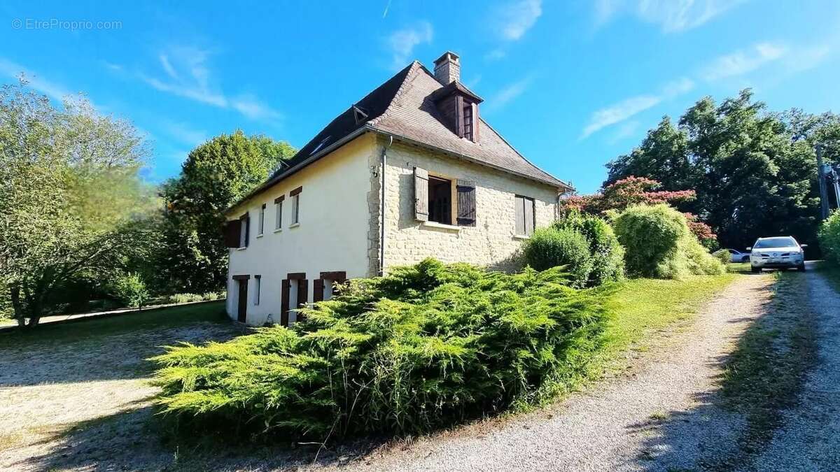 Maison à MILHAC-D&#039;AUBEROCHE