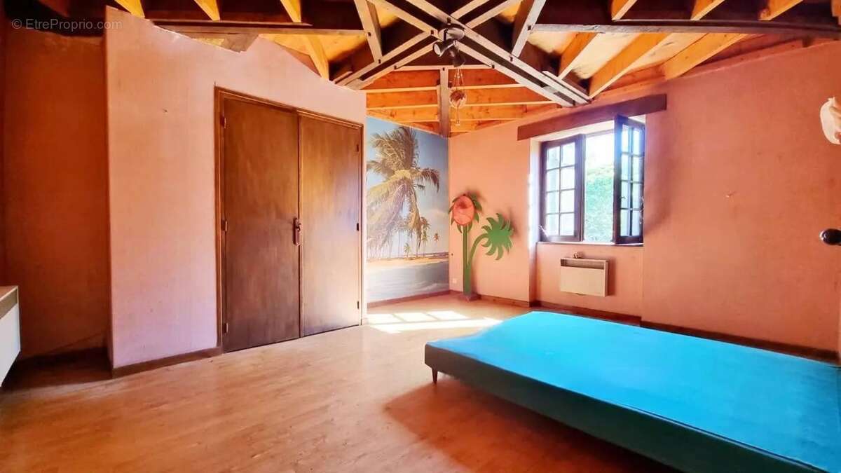 Maison à MILHAC-D&#039;AUBEROCHE