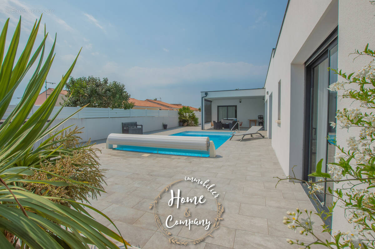 Maison à VAUX-SUR-MER