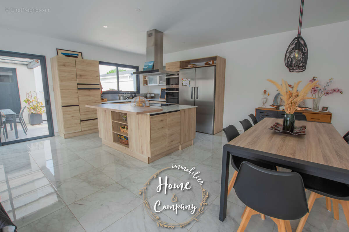 Maison à VAUX-SUR-MER