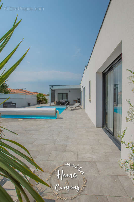 Maison à VAUX-SUR-MER