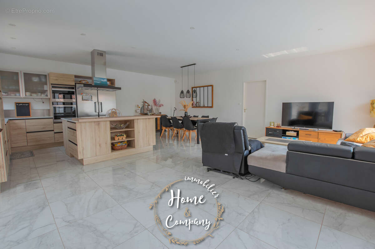 Maison à VAUX-SUR-MER