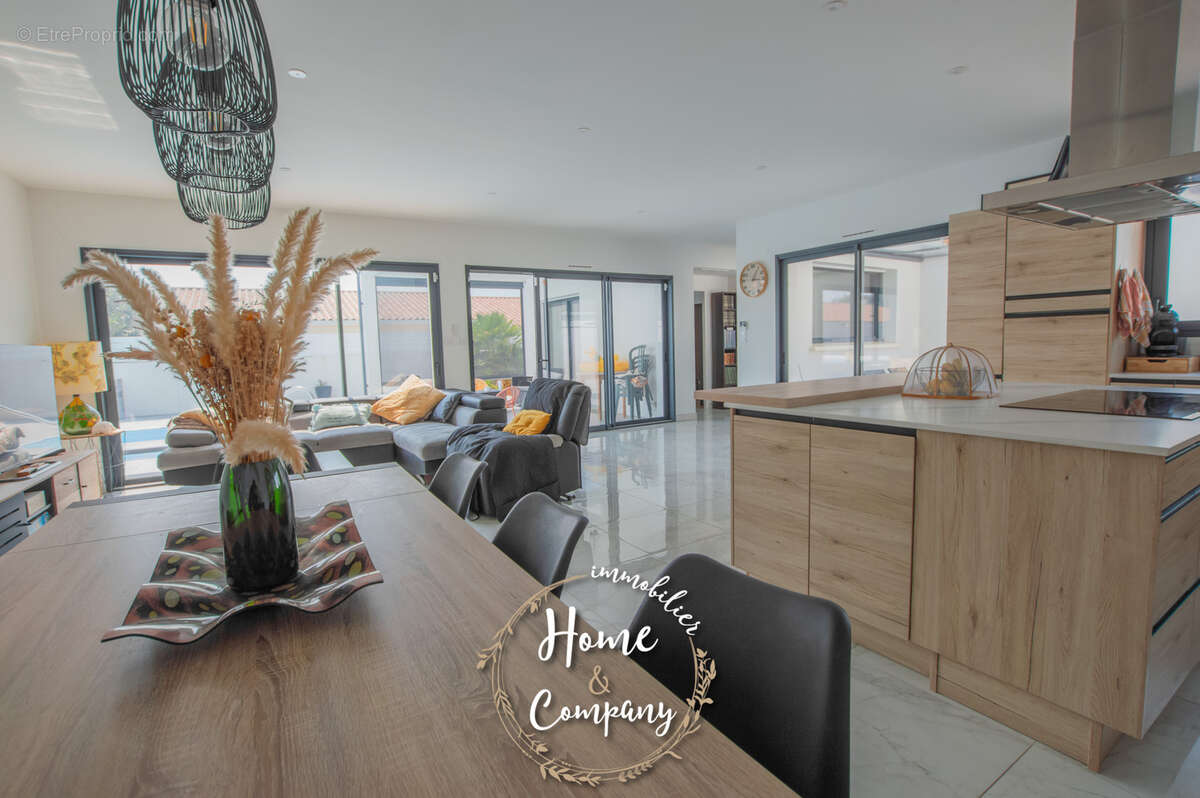 Maison à VAUX-SUR-MER