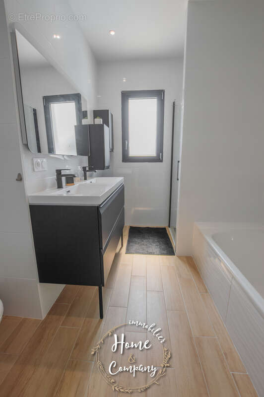 Maison à VAUX-SUR-MER