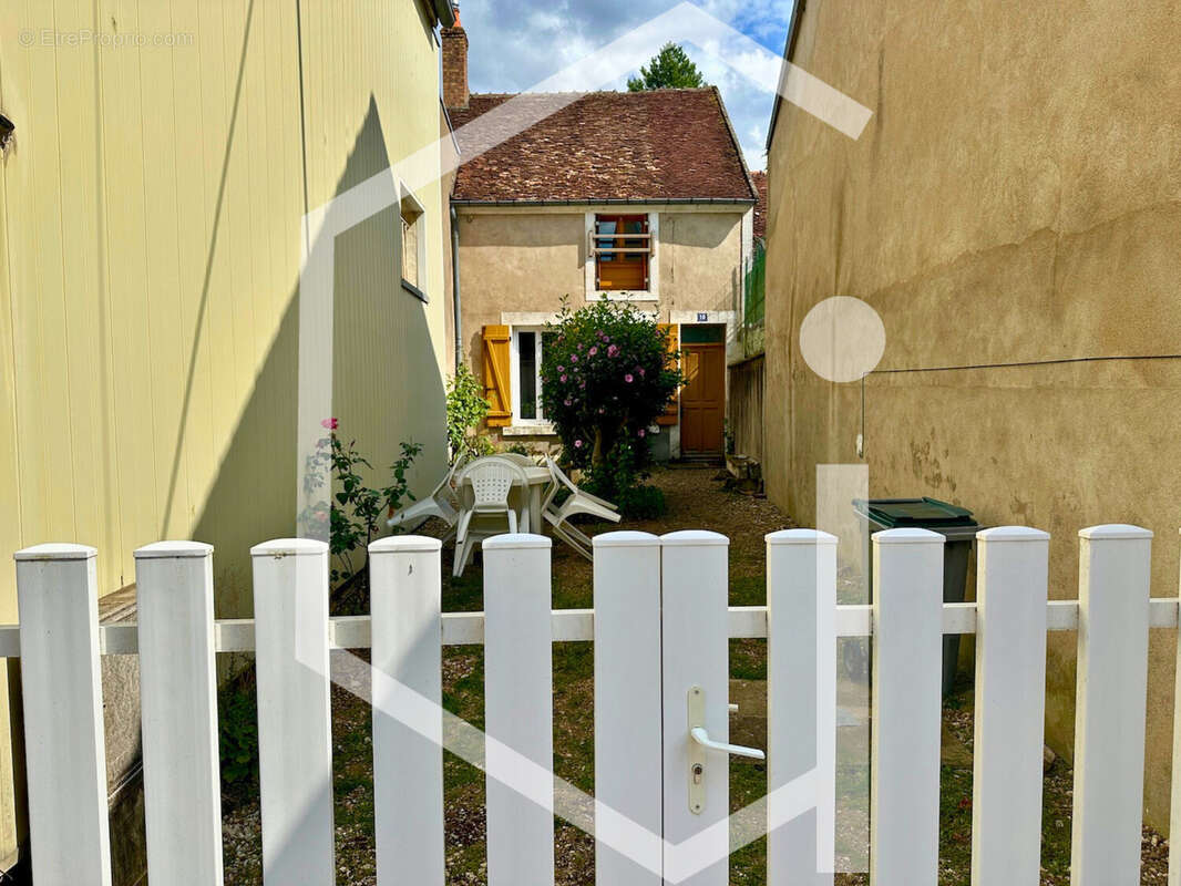 Maison à POUILLY-SUR-LOIRE