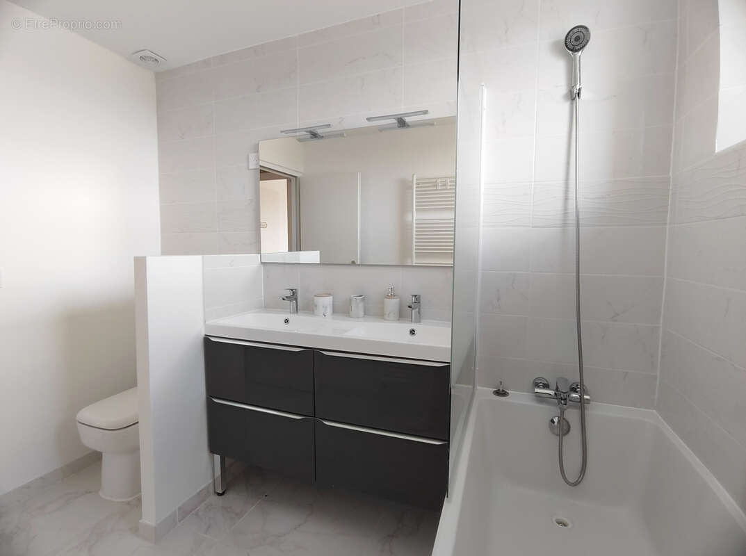 Maison à LABRUGUIERE