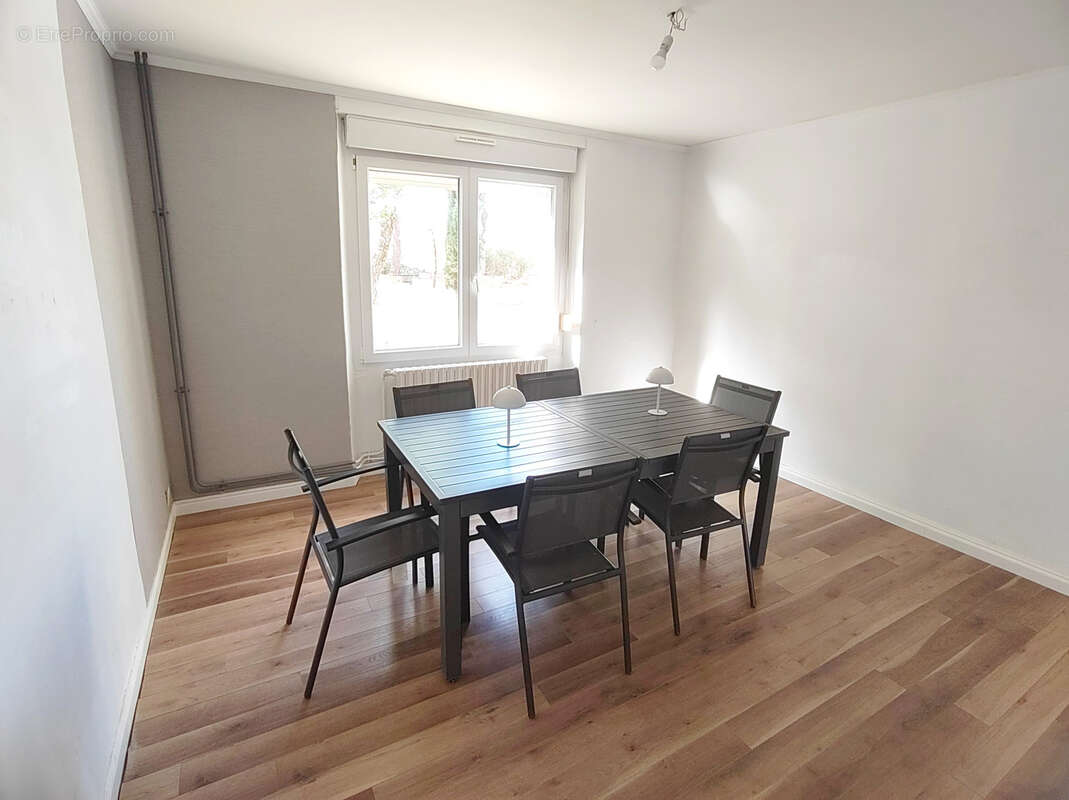 Maison à LABRUGUIERE