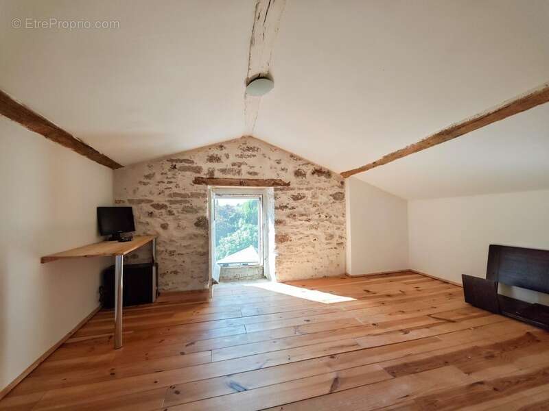 Maison à SAINT-LAURENT-SUR-SEVRE