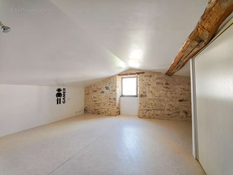 Maison à SAINT-LAURENT-SUR-SEVRE