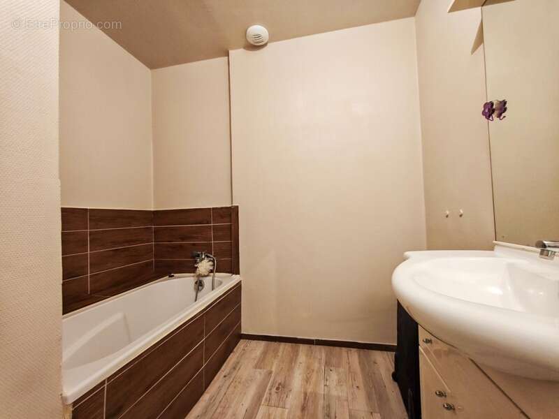 Maison à SAINT-LAURENT-SUR-SEVRE