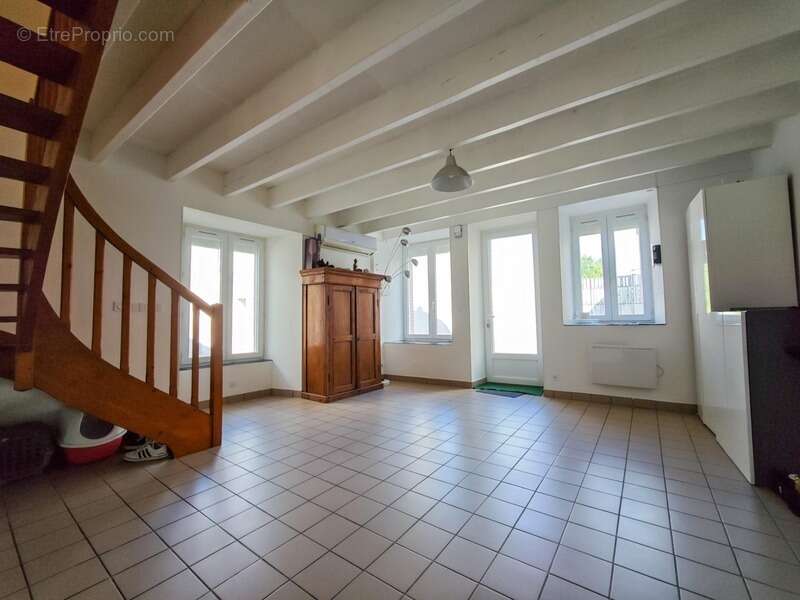 Maison à SAINT-LAURENT-SUR-SEVRE