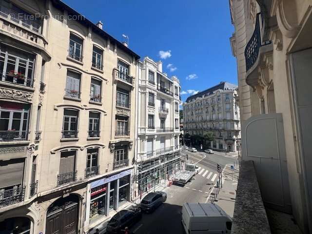 Appartement à SAINT-ETIENNE