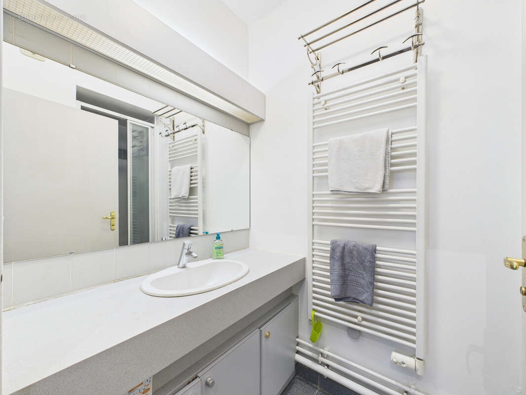 Appartement à LEVALLOIS-PERRET